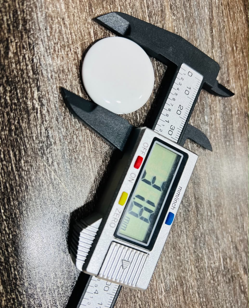 TRACK10 itag tracker